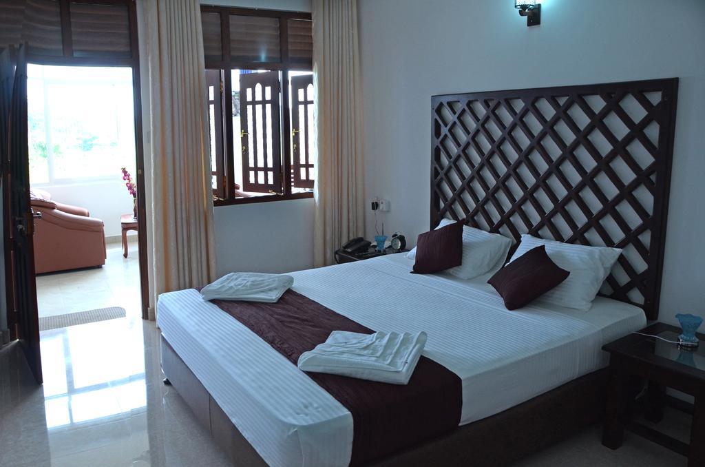 Otha Shy Airport Transit Hotel Katunayaka Rom bilde